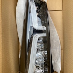 タントカスタム　LA650S 左LEDテールレンズ
