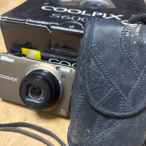 【取引中】Nikon デジカメ