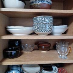  食器、食器棚の画像