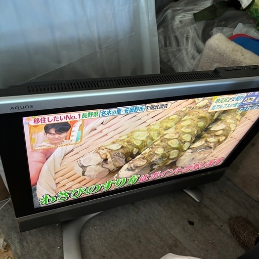シャープ　AQUOS テレビ　リモコン付　32インチ