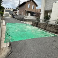 養生や防草用など用途いろいろな巨大シートの画像