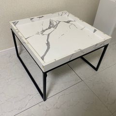 大理石柄テーブル