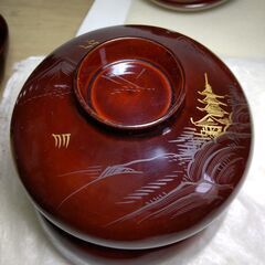 食器 川連漆器 沈金 蒔絵 蓋付 お吸物椀 お椀 10客セット古代朱 骨董 アンティーク 山水画 アンティーク 昭和時代レトロ 骨董品の画像