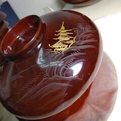 食器 川連漆器 沈金 蒔絵 蓋付 お吸物椀 お椀 10客セット古代朱 骨董 アンティーク 山水画 アンティーク 昭和時代レトロ 骨董品の画像