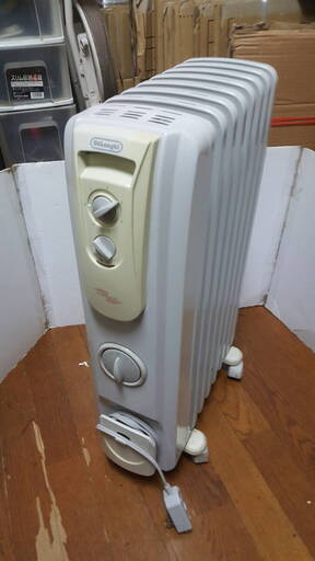 デロンギ オイルヒーター R790812TFS 1200W 暖房器具 動作確認済み 安心 空気 きれい _