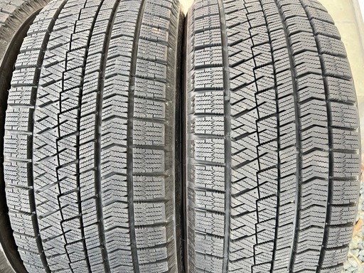 225/50R17ブリヂストン VRX2スタッドレス良品 エスティマ  クラウン マークX フォレスター
 