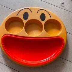 あんぱんまんお皿の画像