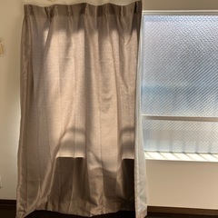 カーテンの画像
