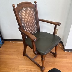 20％値下げ中！アンティークなダイニングチェアの画像