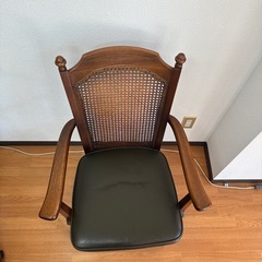 20％値下げ中！アンティークなダイニングチェアの画像