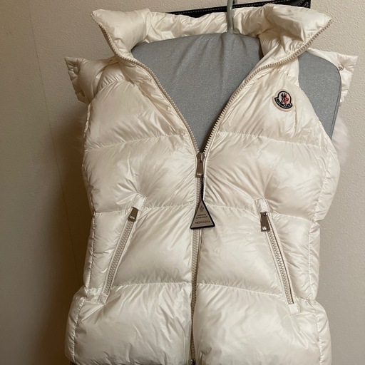 モンクレール　ダウンベスト