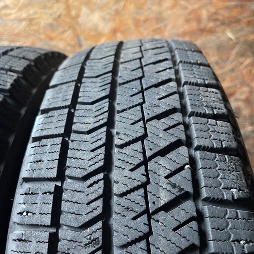 バリ山　BRIDGESTONE ブリヂストン　ブリジストン　VRX2 155/65R14 スタッドレス　タイヤ　2020年製　14イン