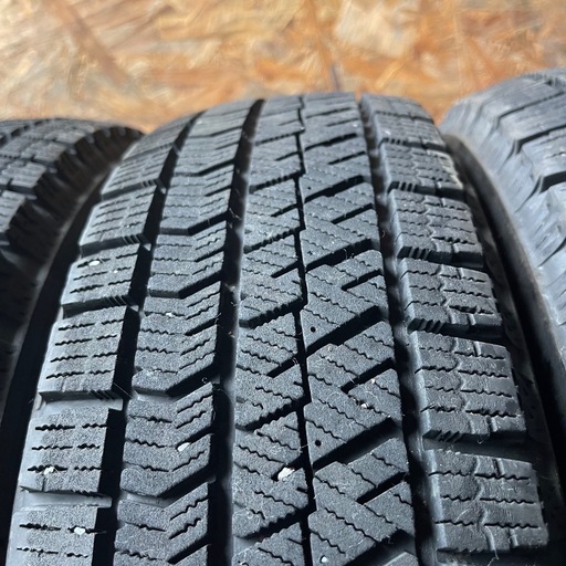 バリ山　BRIDGESTONE ブリヂストン　ブリジストン　VRX2 155/65R14 スタッドレス　タイヤ　2020年製　14イン
