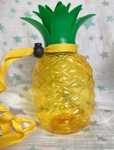 光るボトル