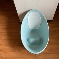 シュナグル　ベビーバス　& ベビービョルン　バウンサー　セット⭐︎の画像