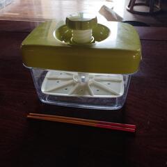 漬物つくるタッパーの画像