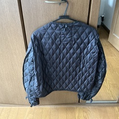 ライナー付きの軽量モーターサイクルジャケット。の画像