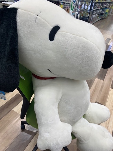 スヌーピー 巨大ぬいぐるみ