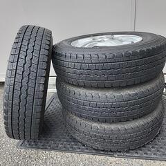 中古スタッドレスタイヤの画像