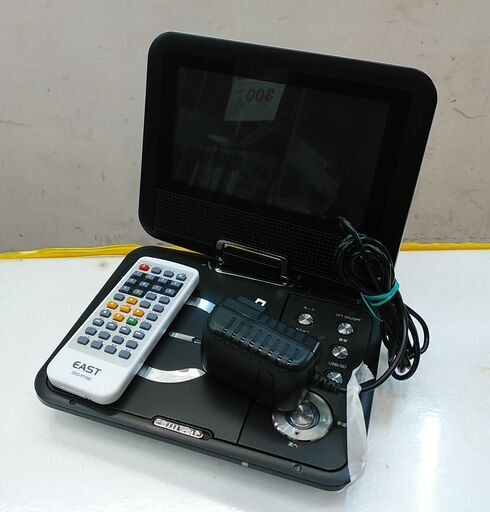品質保証☆配達有り！3500円(税別）7インチ ポータブルDVDプレーヤー ホワイト リモコン付