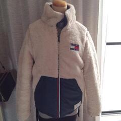 トミーヒルフィガーリバーシブルダウンの画像