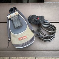 ロードバイクパーツ トレック自転車用バッグ　ワイヤーロックの画像