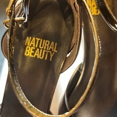 NATURAL BEAUTY パンプス　24.5cm  日本製の画像
