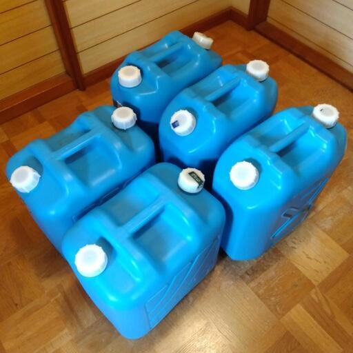 特価　セット販売　ポリタンク 　灯油タンク 　１８リットル３個　２０リットル２個　５個セット