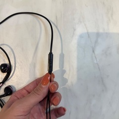 未使用イヤフォンの画像