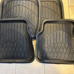 【値下げ】車　マット　4枚セットの画像