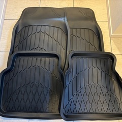 【値下げ】車　マット　4枚セットの画像