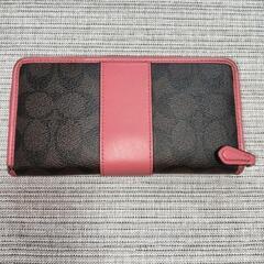 COACH 長財布 黒とピンク モノグラムの画像