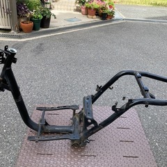 バイク　フレーム　色々　登録書類あり　歪み無し　引き取り限定 1000円〜9000円の画像