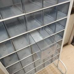 小物商品棚の画像