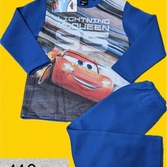 【新品・タグ付き】110センチ秋冬用パジャマ【cars】