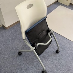 オフィス用イス４脚セットの画像