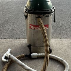 ジャンク品　マキタ製　乾湿両用集塵機　モデル４０４ｘ
