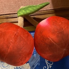 さくらんぼクッション
の画像