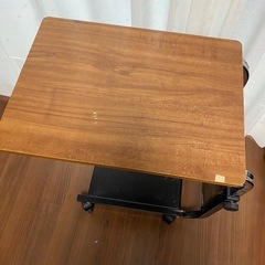ワゴンテーブルの画像