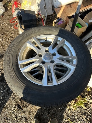 215/65R16 スタッドレス アルミ付4本