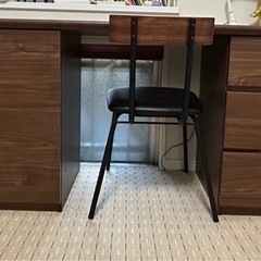 サイドテーブル 
横長デスク　収納引き出し付き　