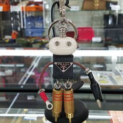 PRADA キーホルダー ロボット 三角ロゴプレート シルバー金具