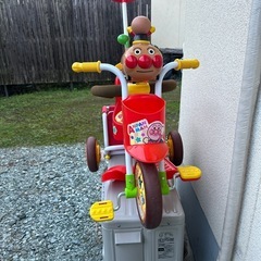 アンパンマン三輪車の画像