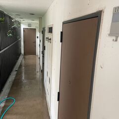 【スキマバイト】アパート共用部分の簡単な清掃作業です【草加市氷川町】の画像
