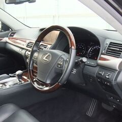 ⭕上級グレード修復歴無し！LS600h⭕ローンブラックでもOK！！審査受付中！自社ローンでは無いオートローン！の画像