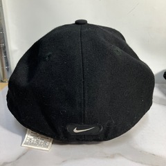 N2410-871 ナイキ キャップ ブラック サイズ7 3/8 汚れあり 中古の画像
