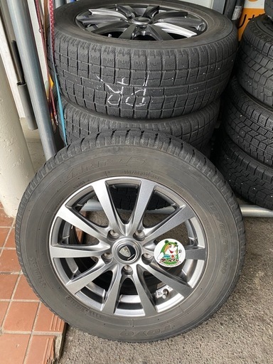 スタッドレスタイヤ：VRX2, 215/60R16, 21年47週製造,残溝5から6mm, ホイール:HONDA純正, Vesel で使用 スタッドレスタイヤ：VRX2, 215/60R16, 21年47週製造,残溝5から6mm