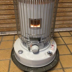 シーズン前特価　トヨトミ　自然通気形開放式石油ストーブ　キャスタ...