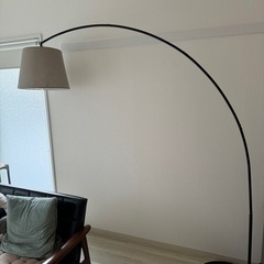 値下げ中　IKEA フロアランプ　 SKOTTORP スコットルプ / SKAFTET スカフテートの画像