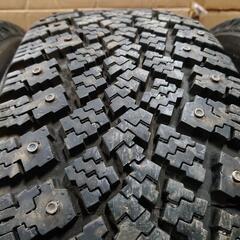 引き取り 225/60R16 4本 スパイクタイヤ ノキアン カップピン バリ溝   の画像